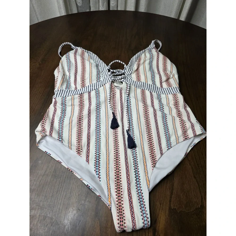 Jessica Simpson Aztec Boho Front Lace-Up One-Piece Swimsuit Size.  XL H3